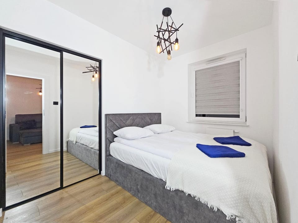 Bed, Photo of the whole room, Bedroom, towels, wardrobe