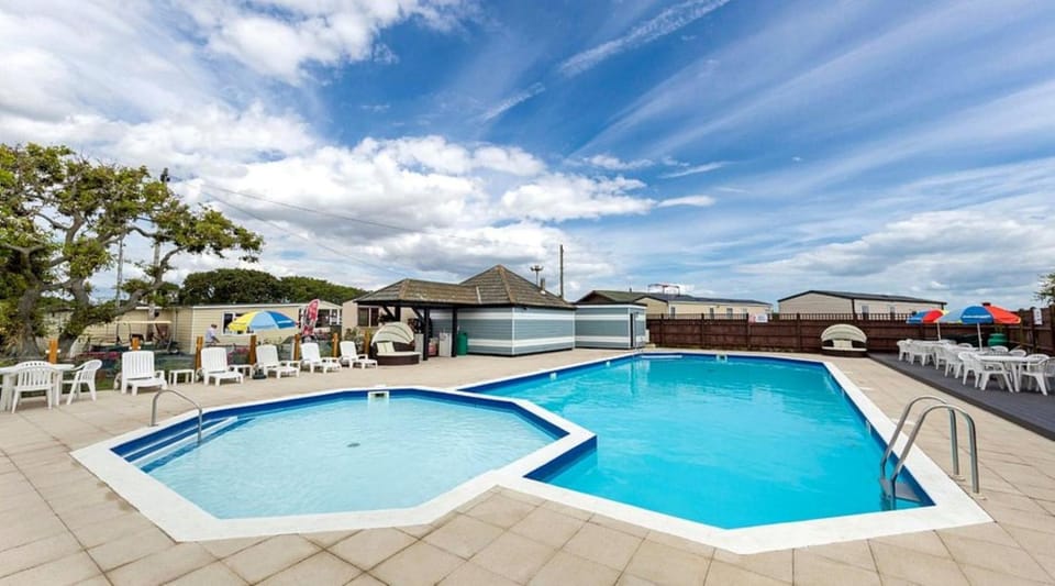 Summer, Swimming pool, sunbed