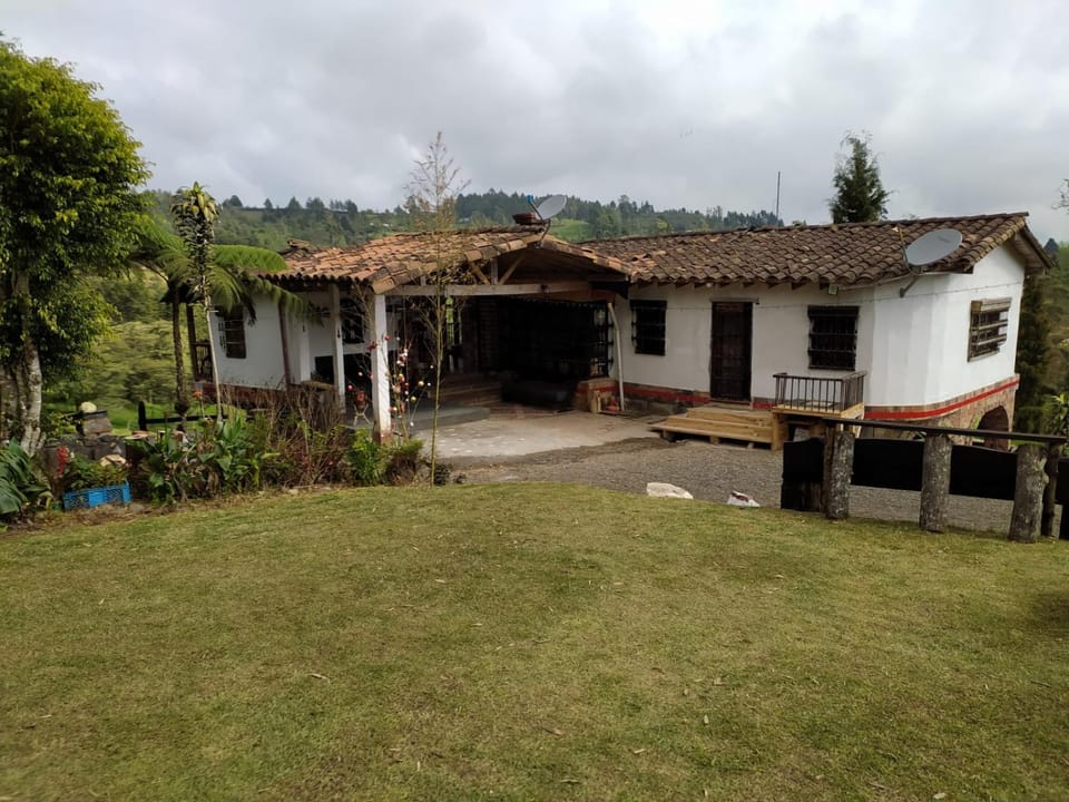 Casa Finca Cerca a Medellin y Aeropuerto JMC House in Antioquia