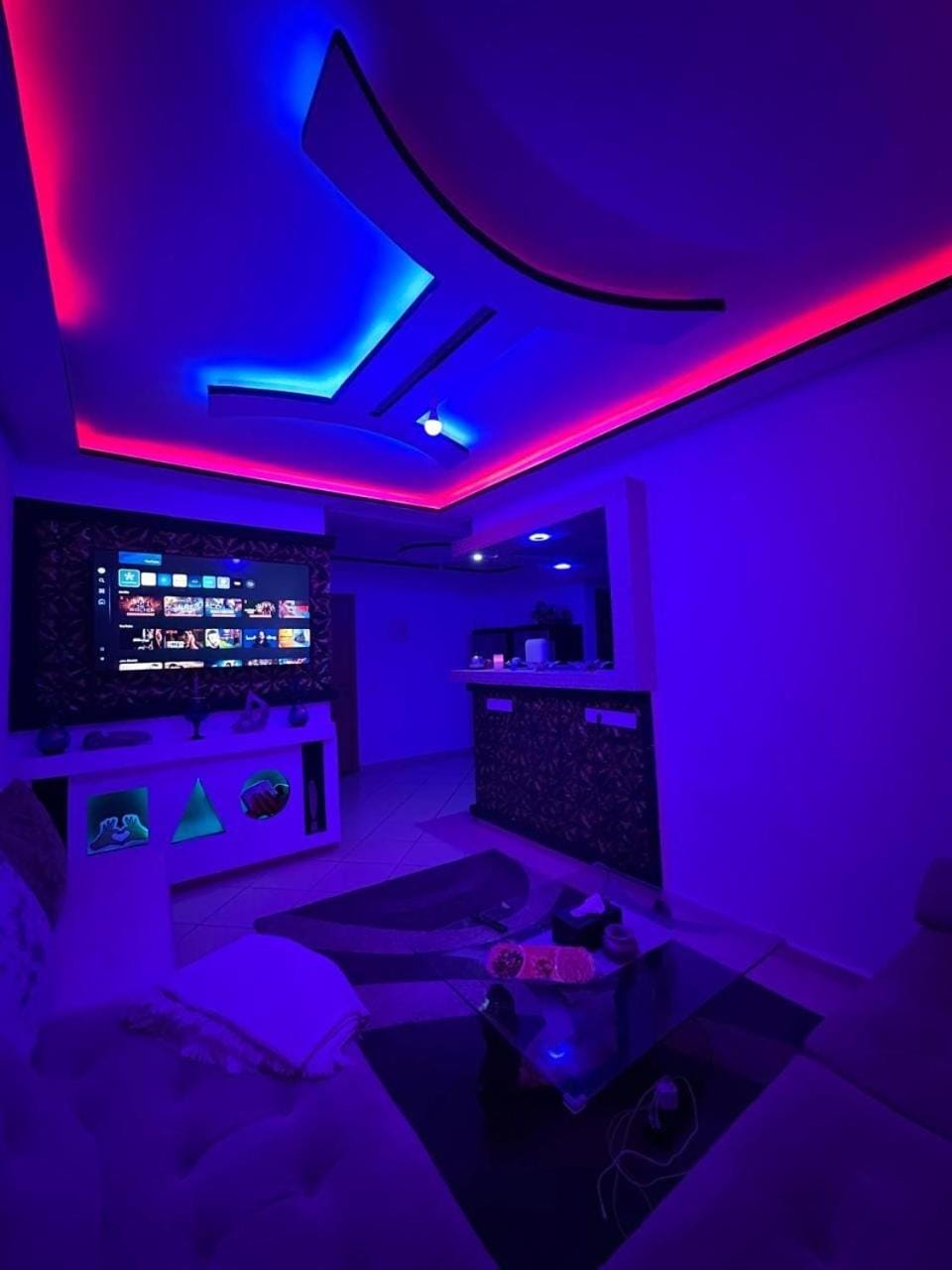 Communal lounge/ TV room, TV and multimedia, Seating area, Evening entertainment