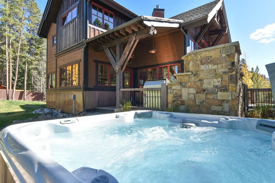 Alpine Mountain Lodge - Luxury Home w/ Hot Tub House in Blue River