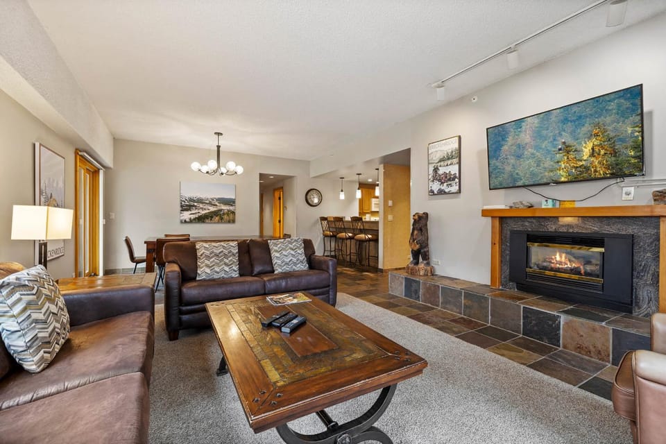 Village Wetterhorn Snowbird Condo - Ski In/Out, Mountain Views Apartment in Breckenridge