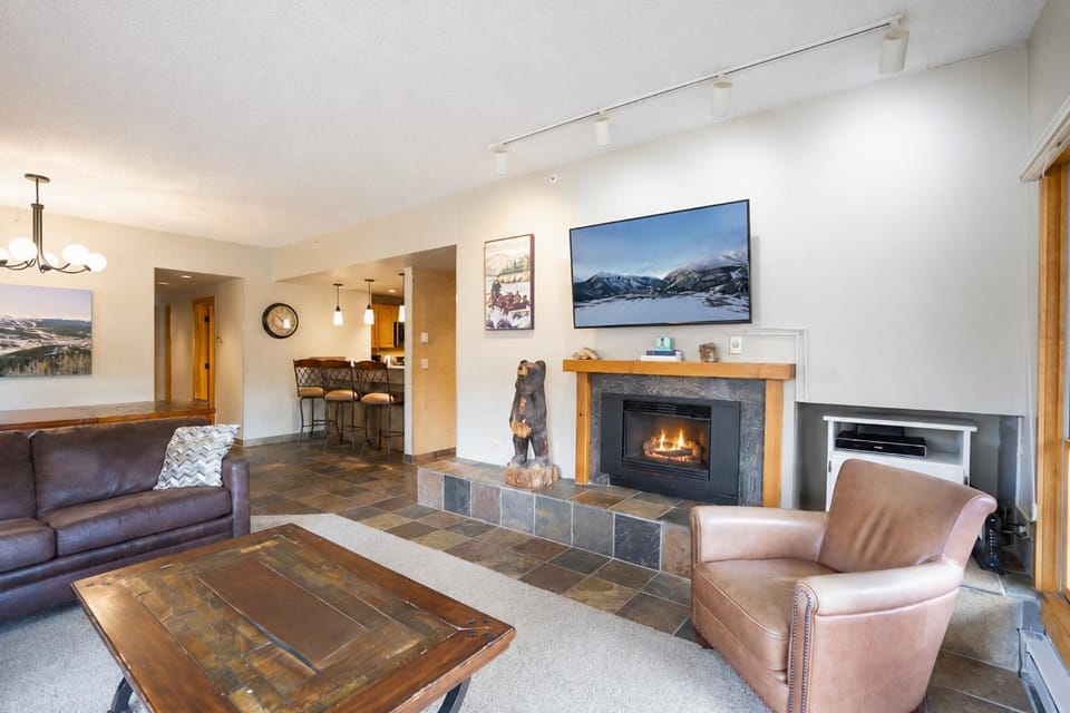 Village Wetterhorn Snowbird Condo - Ski In/Out, Mountain Views Apartment in Breckenridge