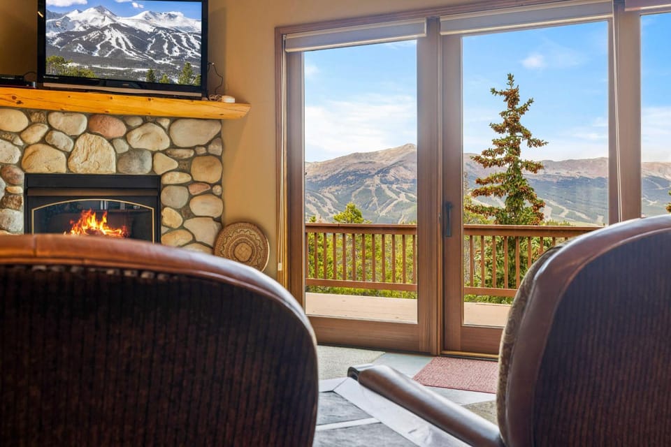 Sun Breck Lodge - Panoramic Mountain Views Hot Tub House in Breckenridge