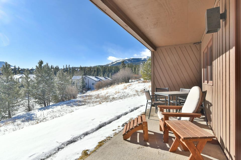 Tyra Evergreen Condo: Ski In/Ski Out, Mountain Views Apartment in Breckenridge