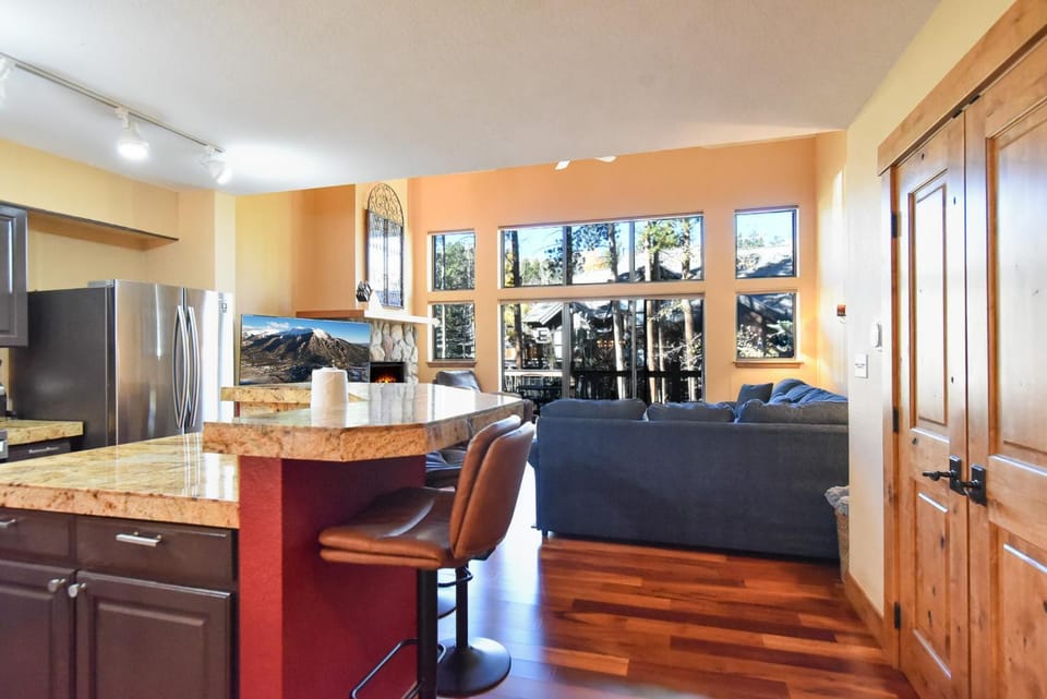 Village Point Alpine Townhome - Walk to Lifts/Town, Close to Everything Apartment in Breckenridge