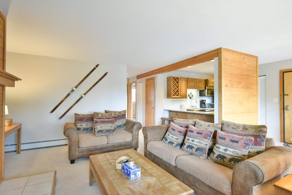 Timber Ridge Retreat - Pool, Hot Tub, Sauna + More Apartment in Wildernest