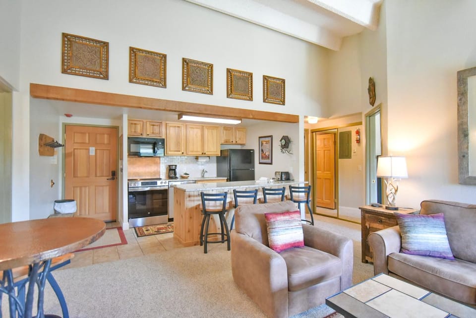 Trails End Après Penthouse Condo - Ski In/Out, Walk Downtown Apartment in Breckenridge