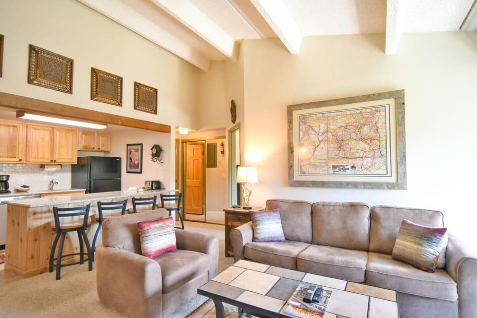 Trails End Après Penthouse Condo - Ski In/Out, Walk Downtown Apartment in Breckenridge