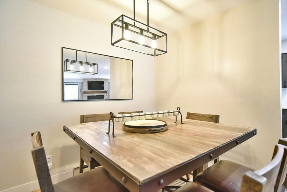 Pine Ridge Off-Piste Condo - Ski In, Walk to Downtown Apartment in Breckenridge