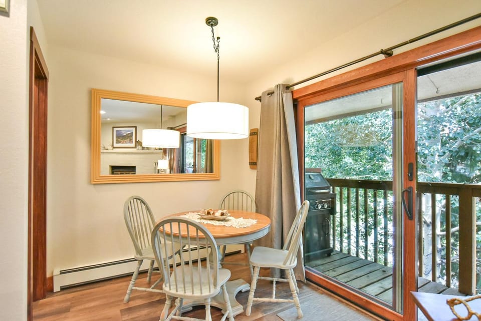 Lagoon Lookout - Beautifully Remodeled, Close to Everything Apartment in Frisco