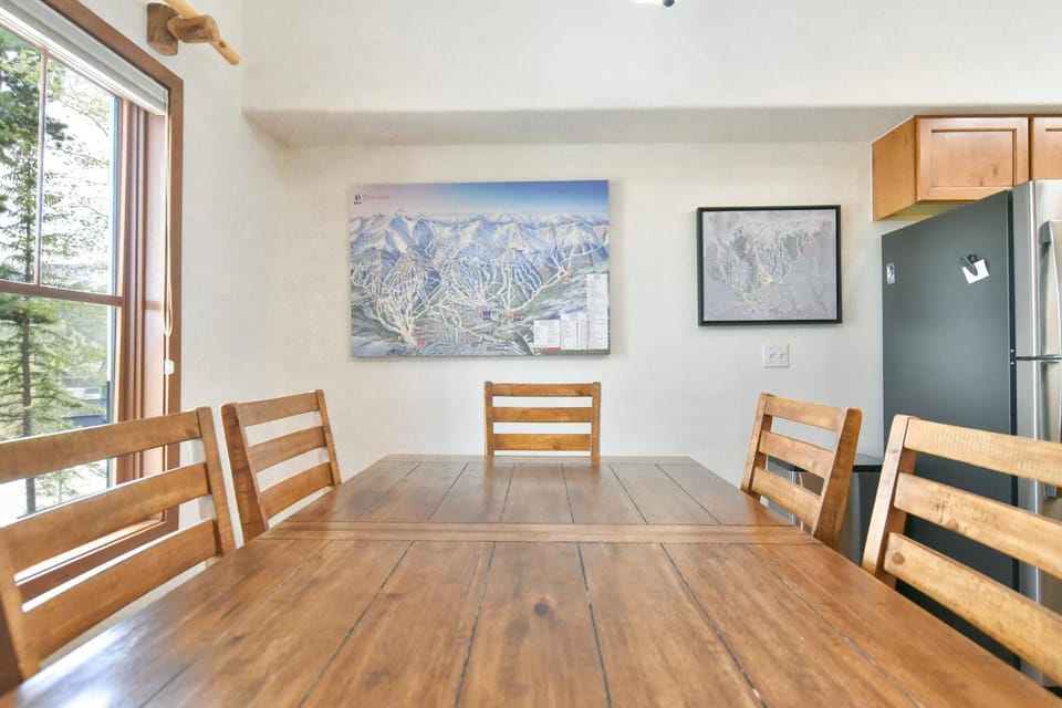Los Pinos Après Getaway: Walk to Lifts Town Apartment in Breckenridge