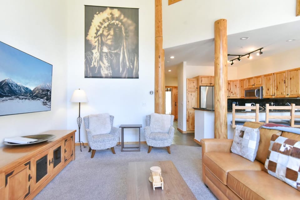 Elk Ridge Retreat Townhome: Private Hot Tub Pool Access Apartment in Breckenridge