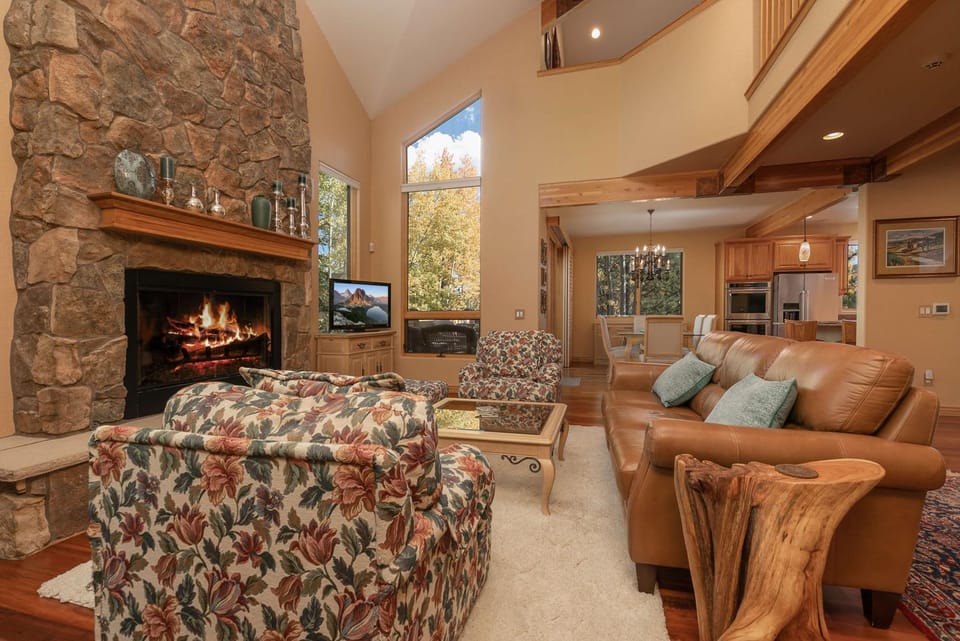 Silverbell Chalet: Private Hot Tub, Mountain Views House in Frisco