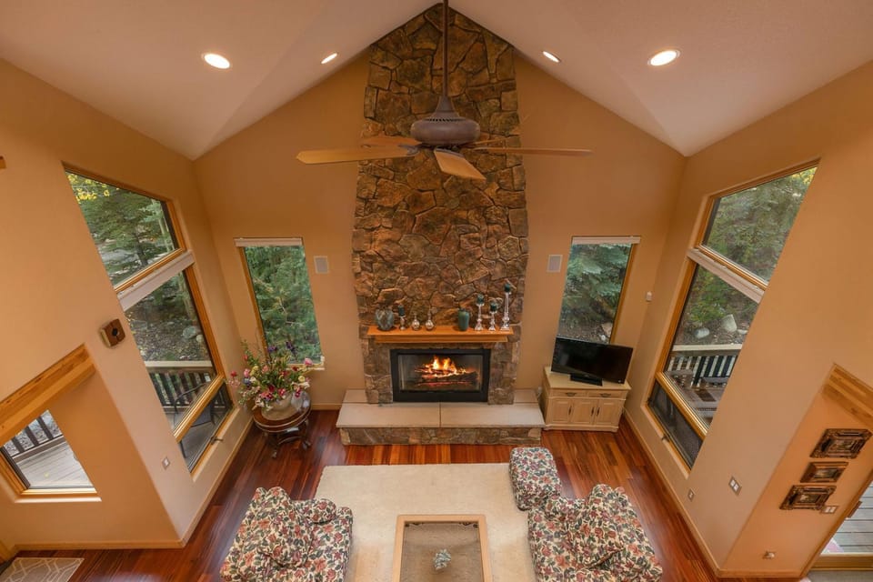 Silverbell Chalet: Private Hot Tub, Mountain Views House in Frisco