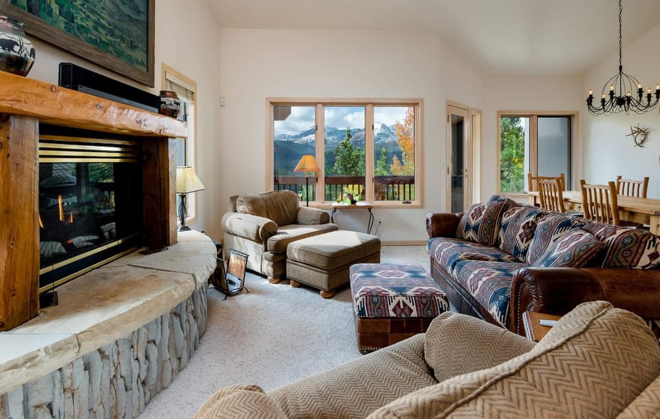 Mountainscape Long Stay Townhome: 30+ Day Rental w/ Breathtaking Views Apartment in Breckenridge