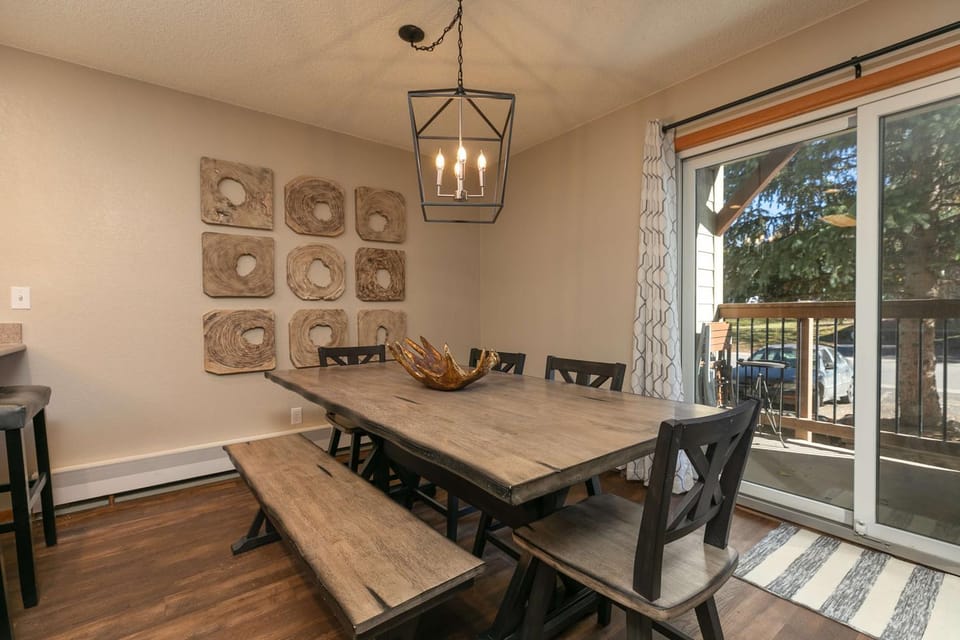 Longbranch Pine Condo: Great Location Apartment in Breckenridge