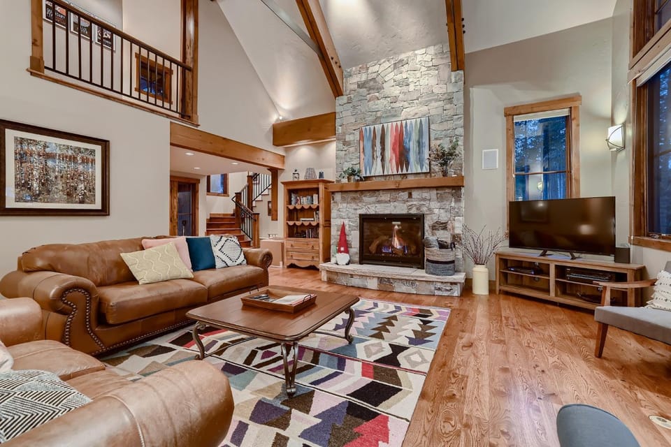 Wilderness Woods Retreat: Private Hot Tub, Close to Town House in Blue River