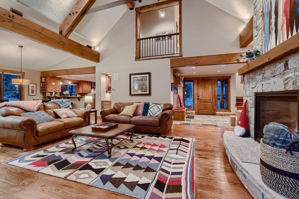 Wilderness Woods Retreat: Private Hot Tub, Close to Town House in Blue River