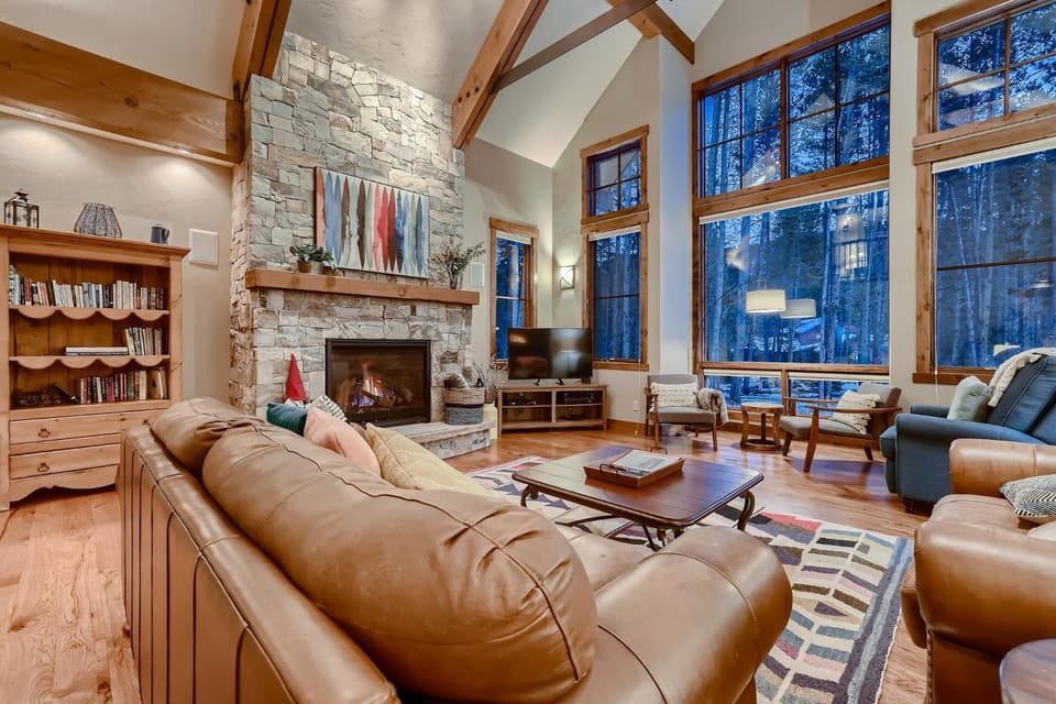 Wilderness Woods Retreat: Private Hot Tub, Close to Town House in Blue River
