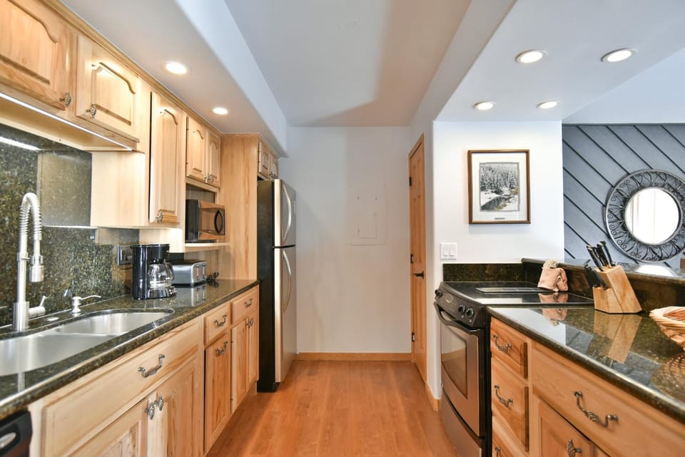 Park Place Moonstone Condo: Ski In, Downtown Breckenridge Apartment in Breckenridge