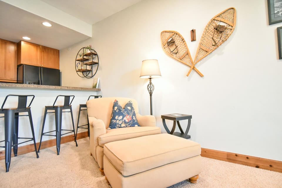 Highland Greens Retreat: Great Location, Near Shuttle Stops Apartment in Breckenridge