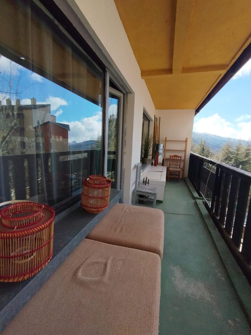Balcony/Terrace, Mountain view