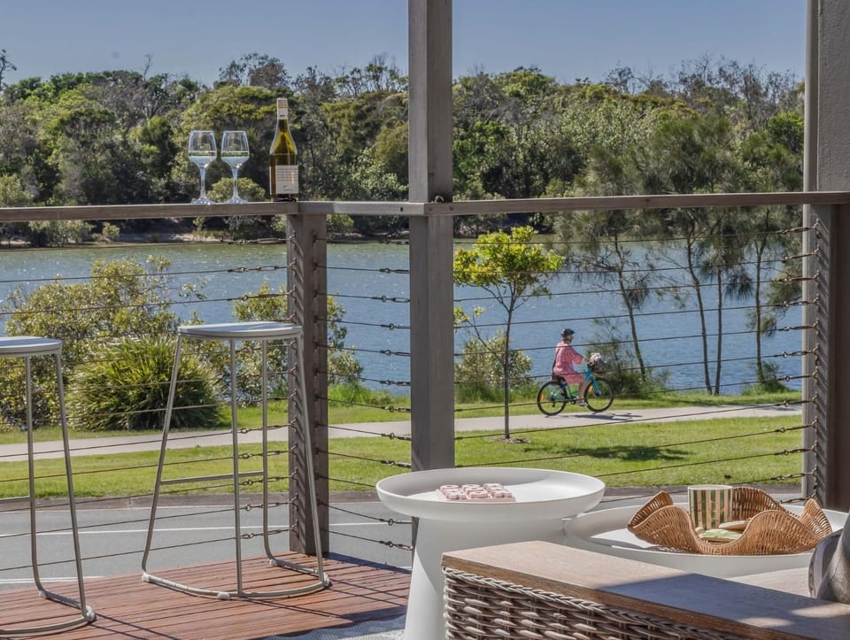 Creekfront Escape with Stunning Water Views House in Pottsville