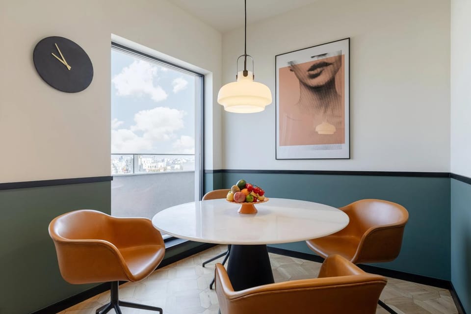 Living room, Seating area, Dining area