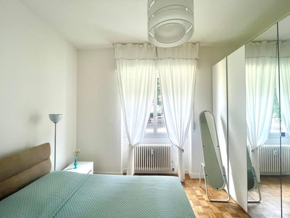 Bed, Photo of the whole room, Bedroom, internet