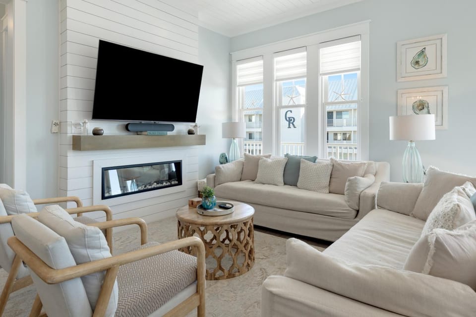 Gulf & Lake Views, 6 BR, Pool & 2 minute walk to the beach! House in South Walton County