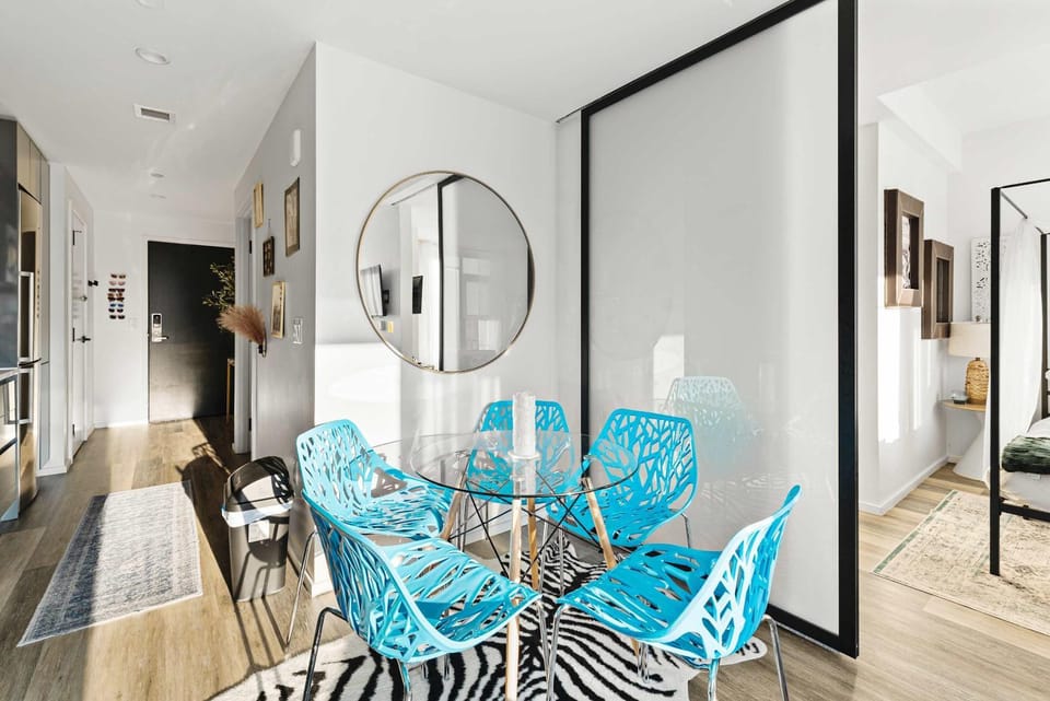 Family Fun in Boston Rooftop Pool & City Views Apartment in South Boston