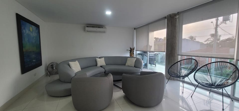 Living room, Seating area, air conditioner