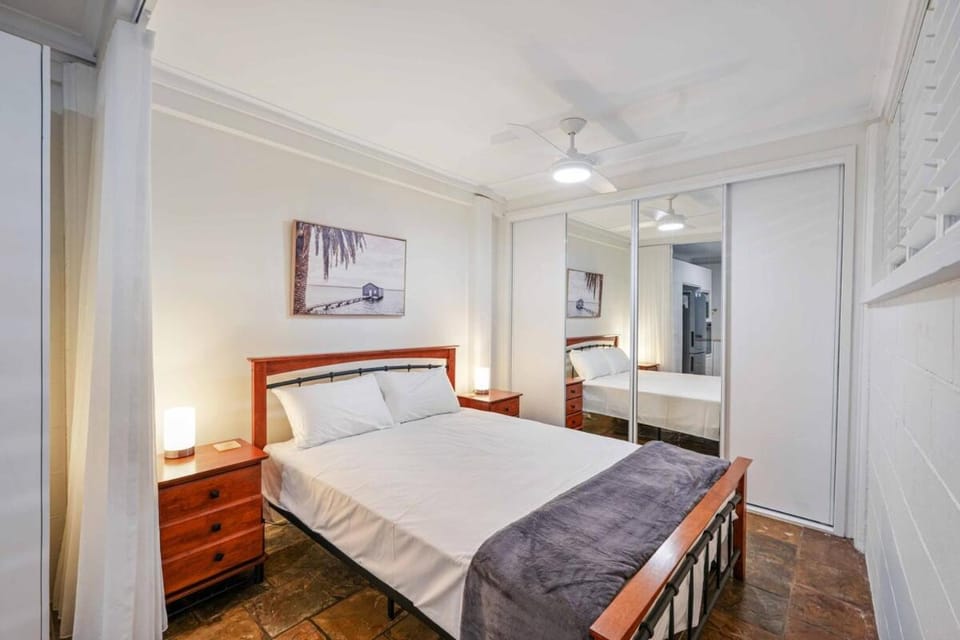 Edge Hill Apartment under Queenslander w Pool Apartment in Edge Hill