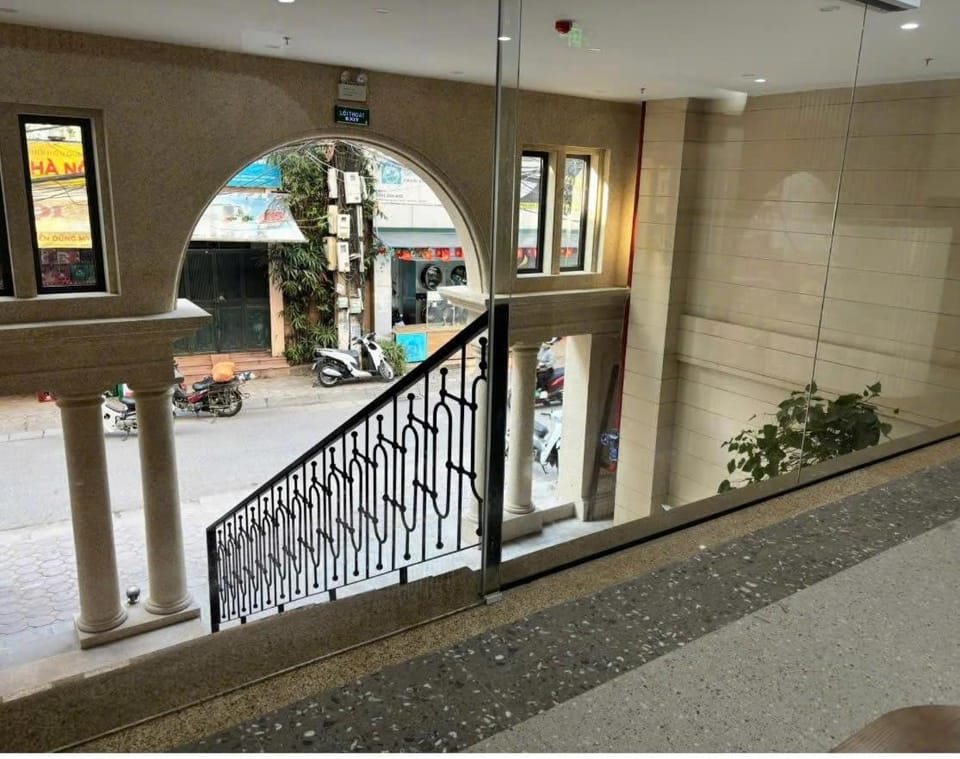 Ha Noi Light Home Apartment - Hoang Hoa Tham Street Apartment in Hanoi