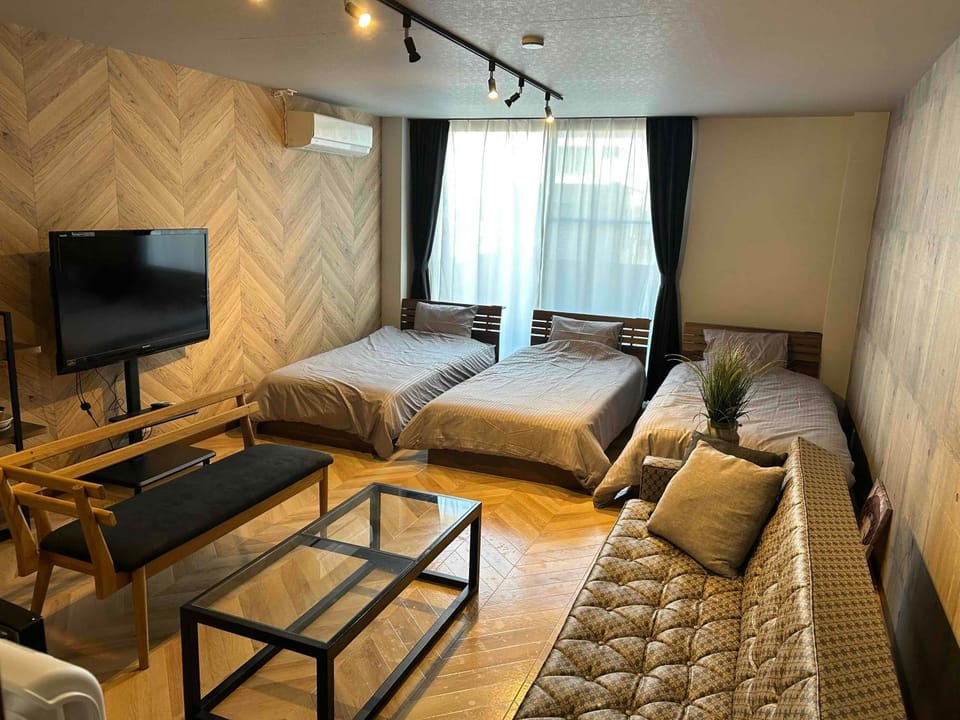 Bed, TV and multimedia, Living room, Photo of the whole room, Bedroom