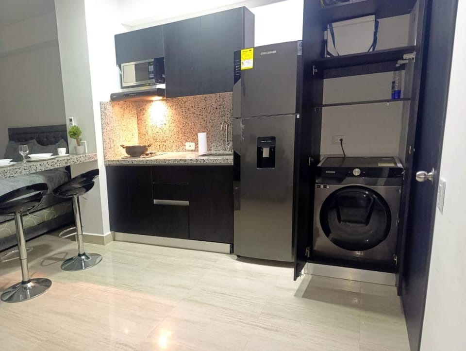 Kitchen or kitchenette, oven, pet friendly, stove, washing machine, dryer