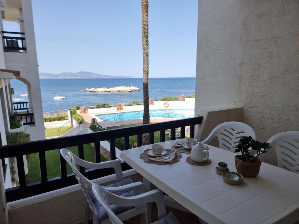 Apartamento acogedor a 50m de la playa con terraza - HISP-236-124 Apartment in L'Escala