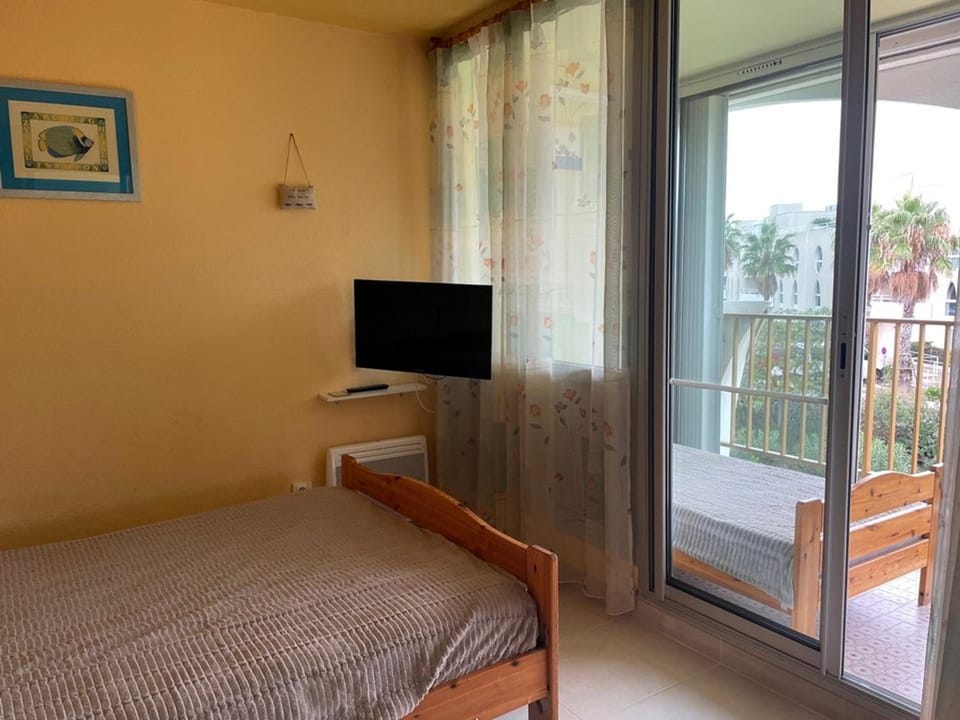 La Grande Motte: Appart Fonctionnel 3 Pers, Clim, Parking - FR-1-790-37 Apartment in La Grande-Motte