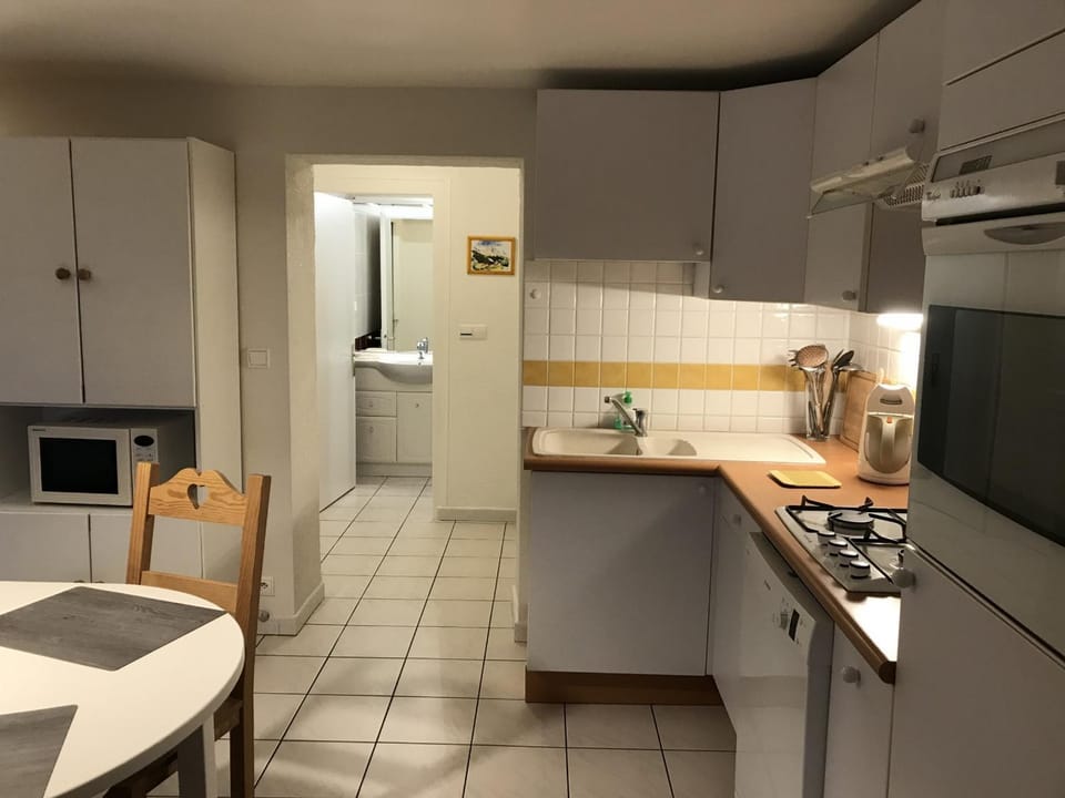 Appartement Chalet 2 Chambres - 6 Pers, Wifi, Parking - FR-1-836-27 Apartment in Arâches-la-Frasse