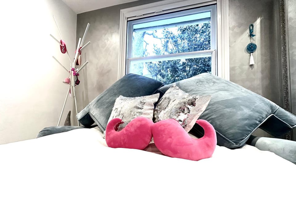 Bed, Bedroom