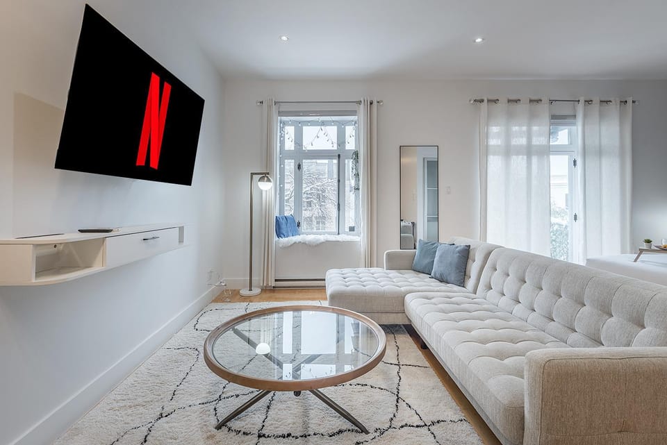Charming Family Escape in Trendy Plateau Montreal Apartment in Laval