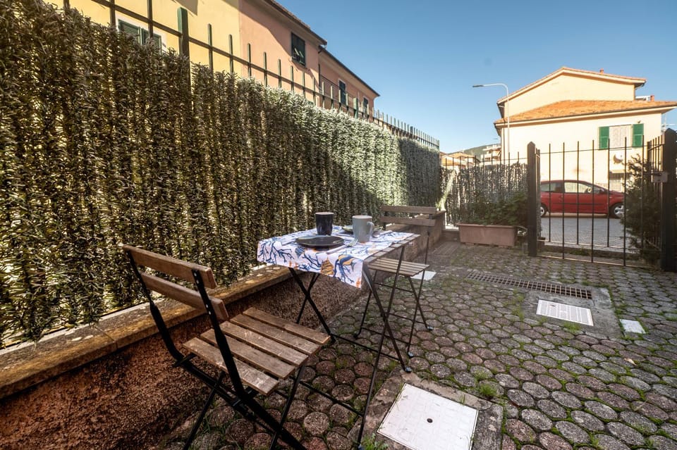 Garden, Dining area
