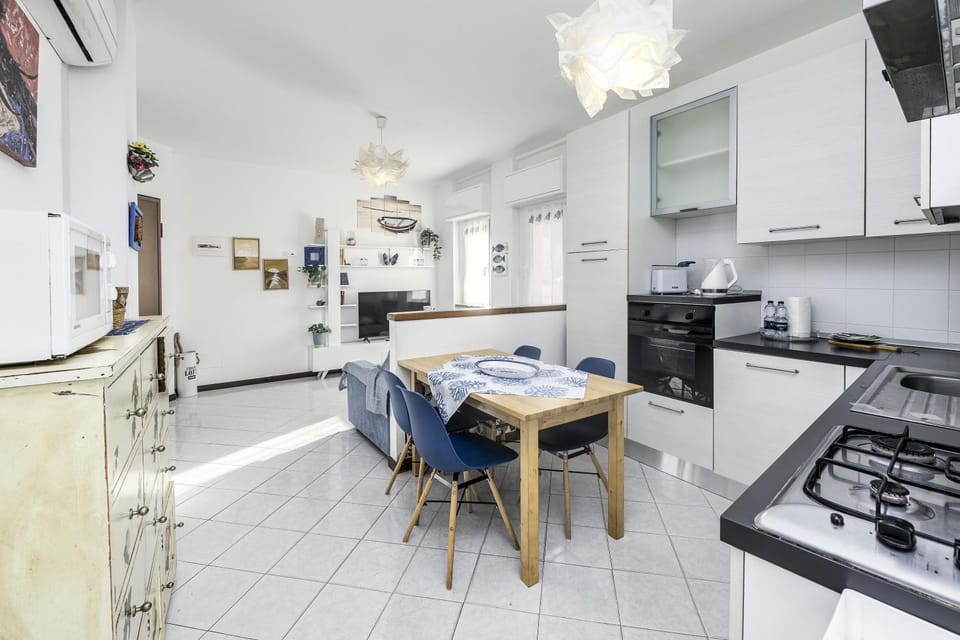 Kitchen or kitchenette, Dining area, dishwasher, oven, stove, toaster
