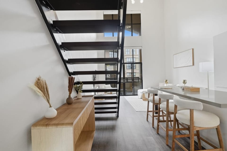 Kitchen or kitchenette, Decorative detail, Dining area