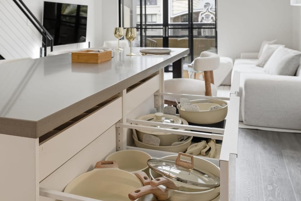 Kitchen or kitchenette, Living room