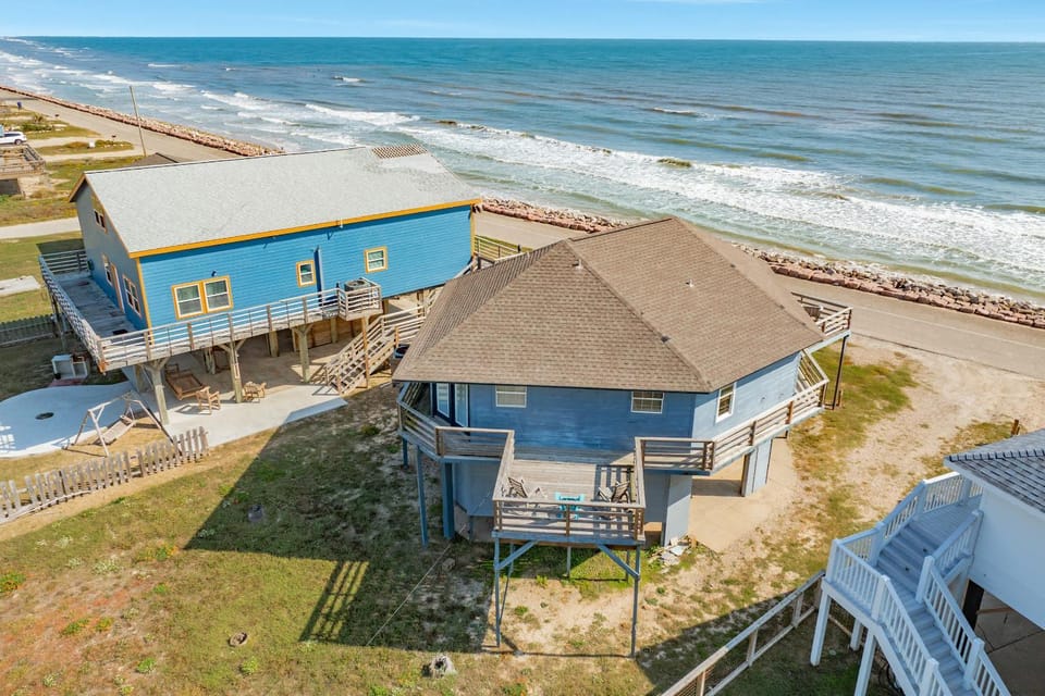 Breakers Edge - 8 Sides of Sunshine, 3 Ensuite Bedrms House in Surfside Beach
