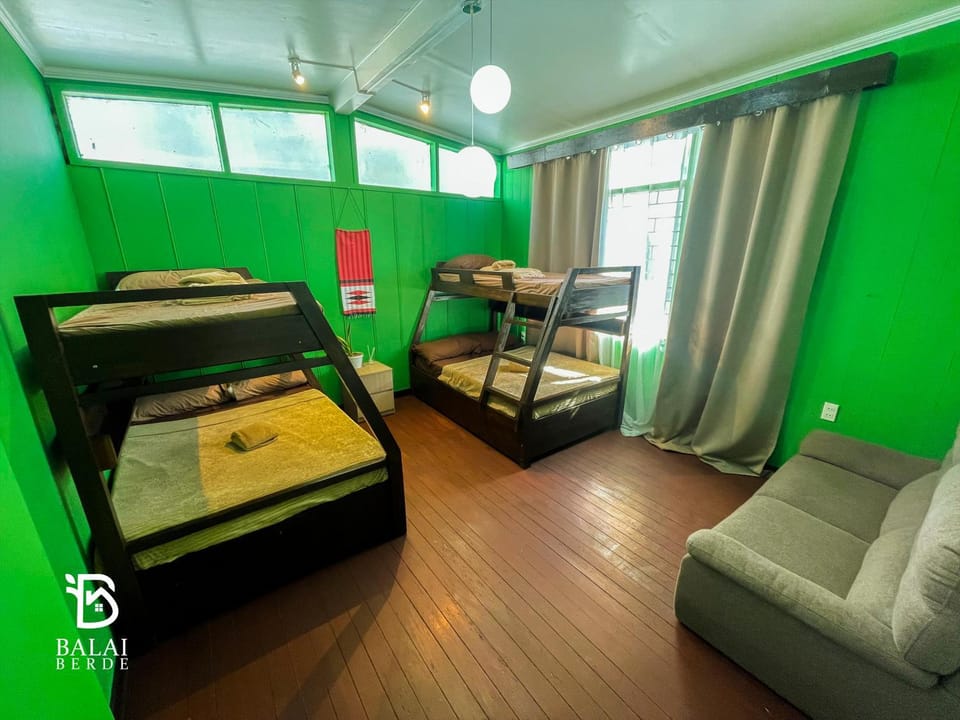 Photo of the whole room, Bedroom, bunk bed