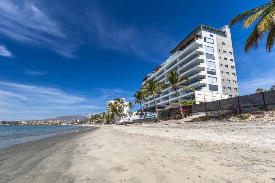 4-bed beachfront Lux Apartment House in Bucerias