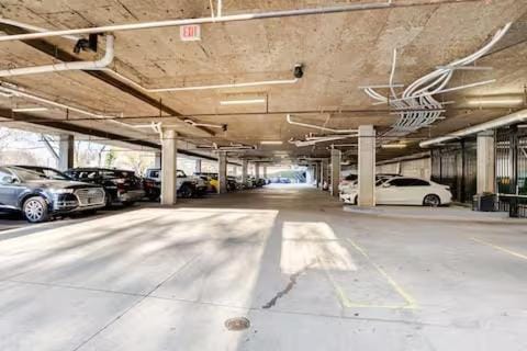 Skyline Serenity- Gym, Walk to Bars and Restaurants Apartment in Charlotte